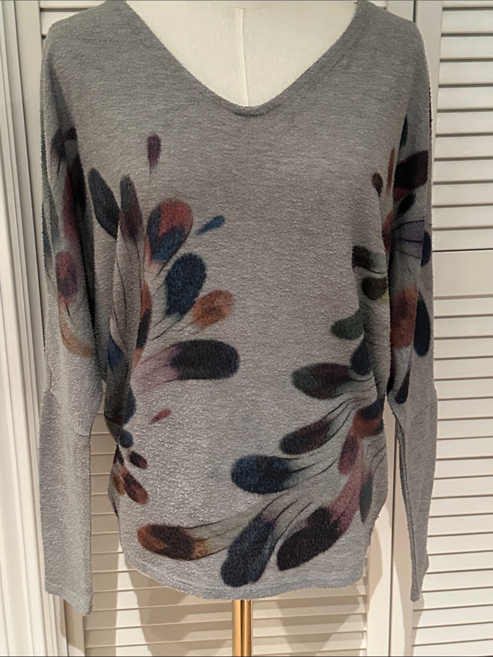 Gray V-Neck Sweater with Multicolor Feather Motif